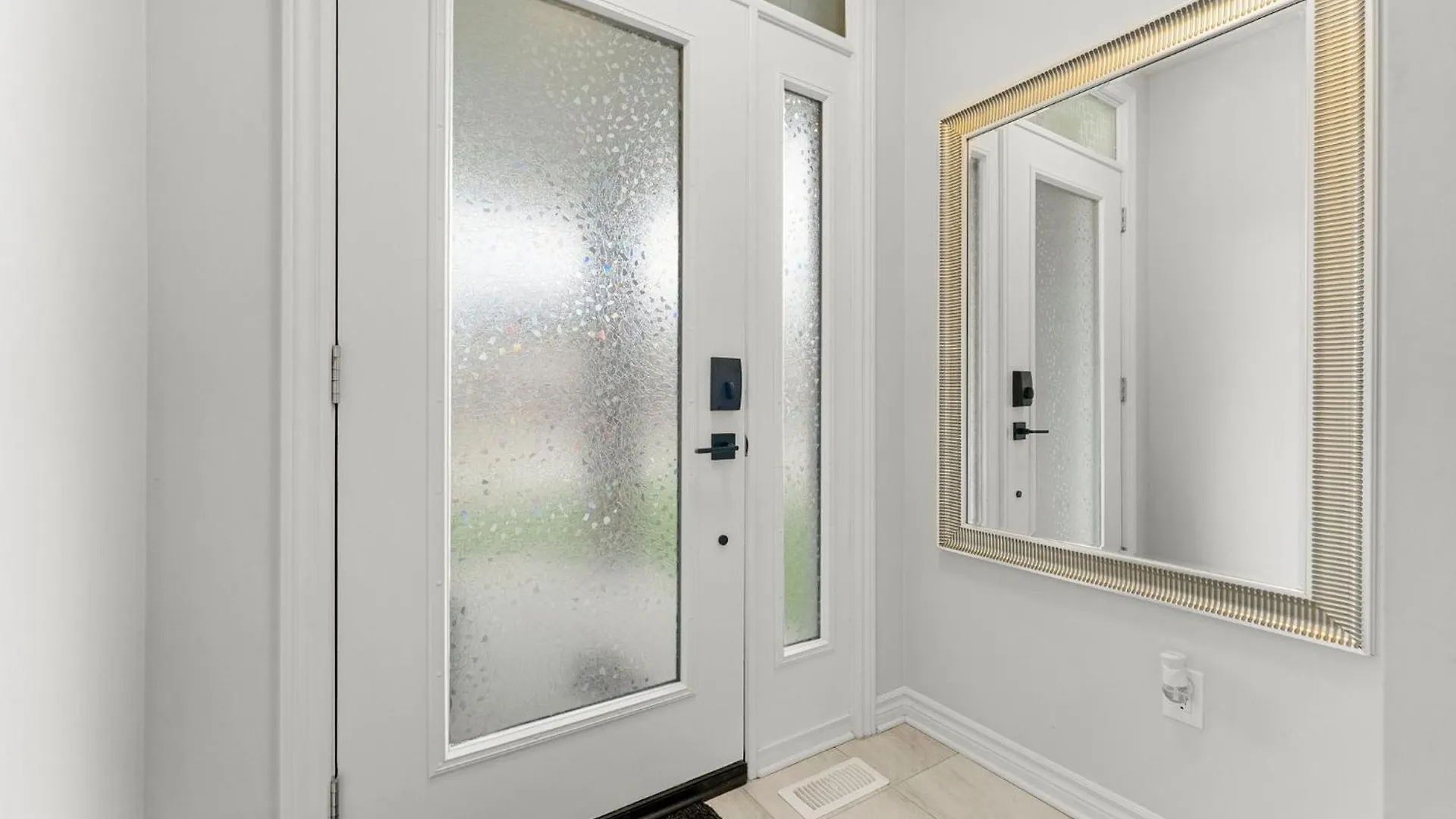 アパート Bliss Modern Luxury 3Bed Entire Townhome Plus Free Parking オタワ